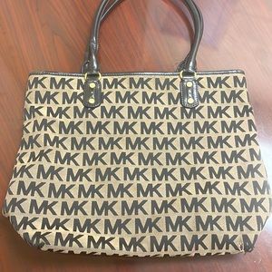 Michael kors signature tote